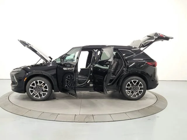 Used 2025 Black Chevrolet RS image 12