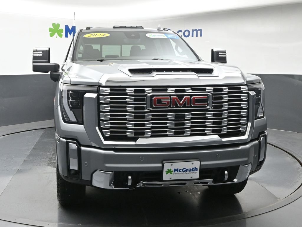 Used 2024 Silver GMC Denali image 5