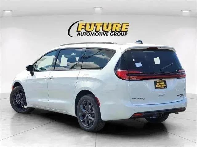 New 2026 Bright White Clear-Coat Exterior Paint Chrysler Limited image 6