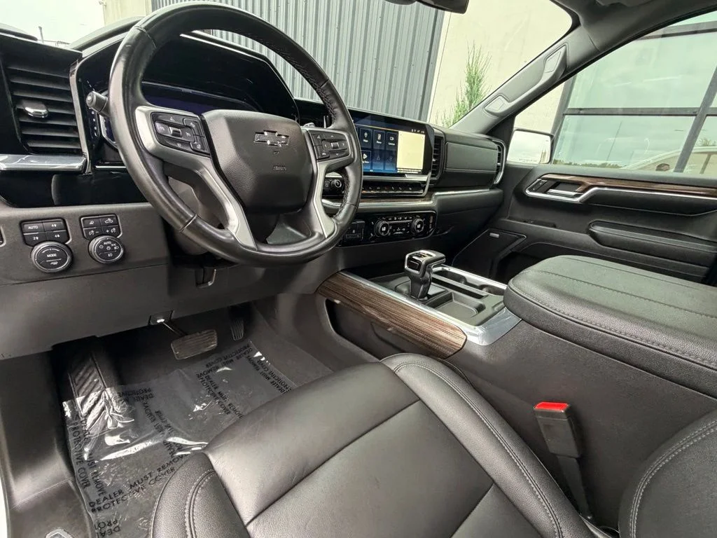 Used 2024 White Chevrolet LT Trail Boss image 11