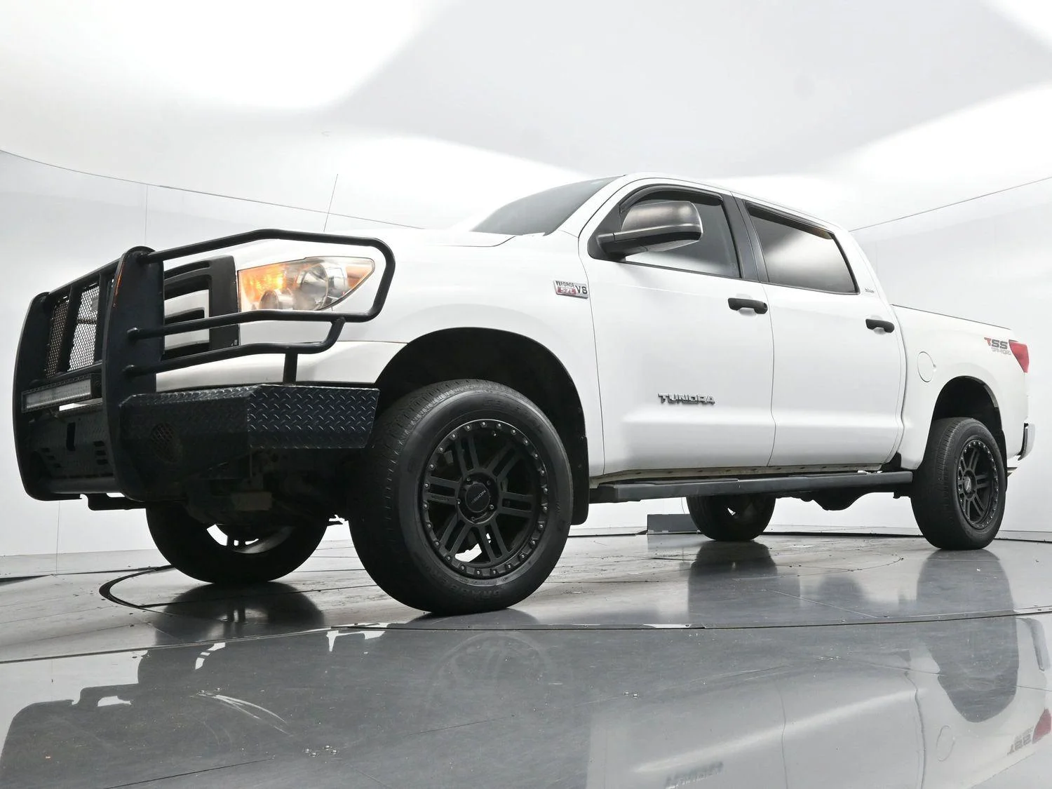 Used 2013 Super White Toyota Grade image 42