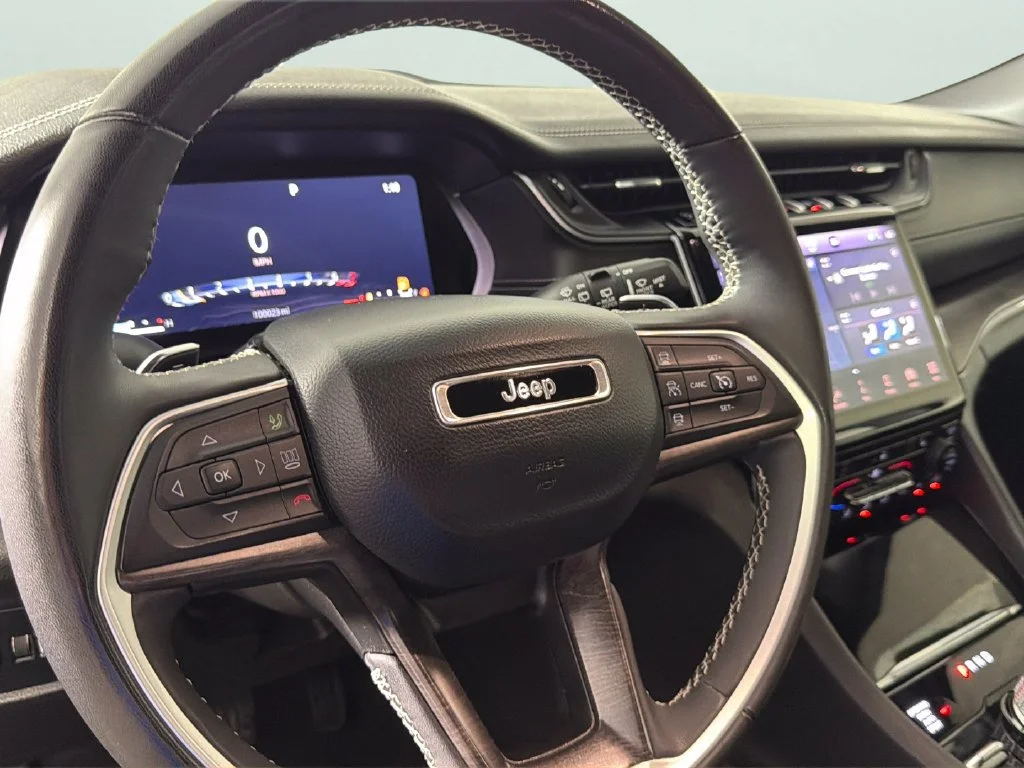 Used 2024 Blue Jeep Limited 4x4 image 22