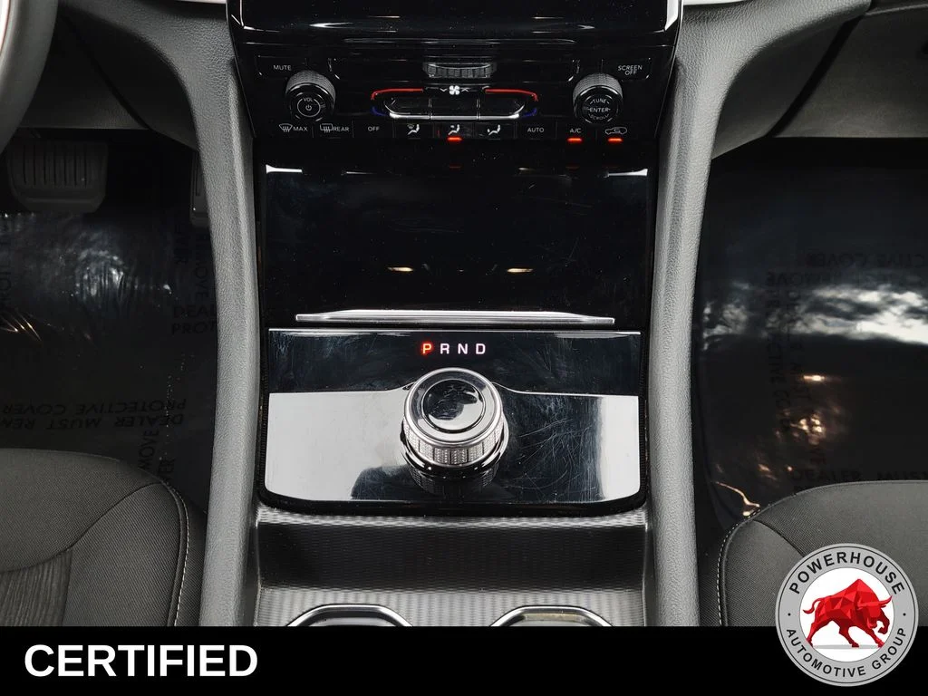 Used 2024 White Jeep Laredo image 24