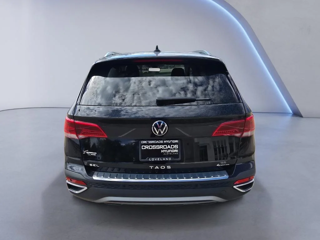 Used 2023 Deep Black Pearl Volkswagen SEL image 5