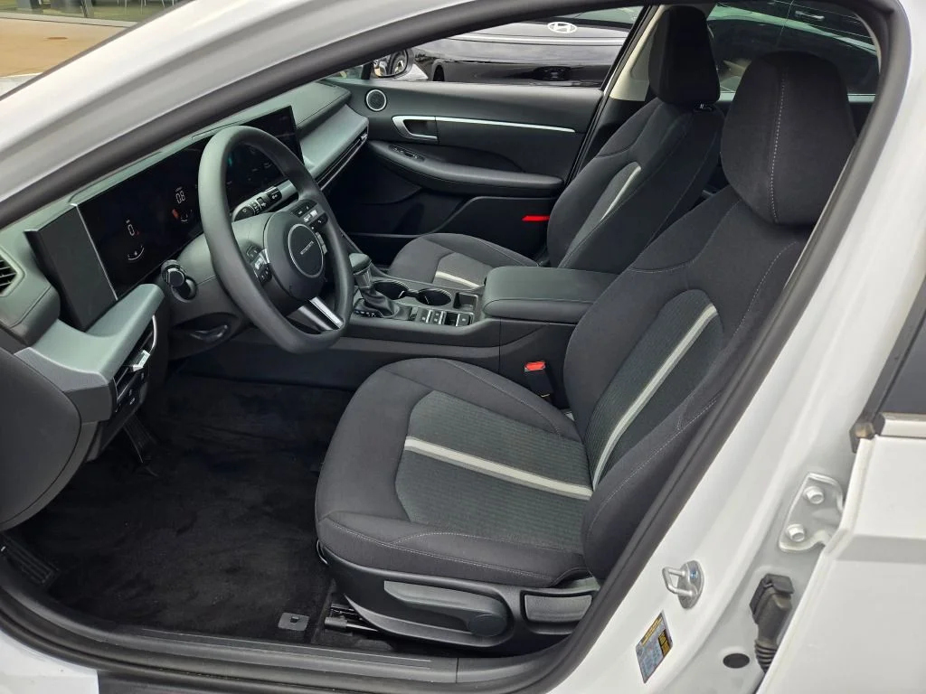 Used 2026 White Hyundai SE image 20