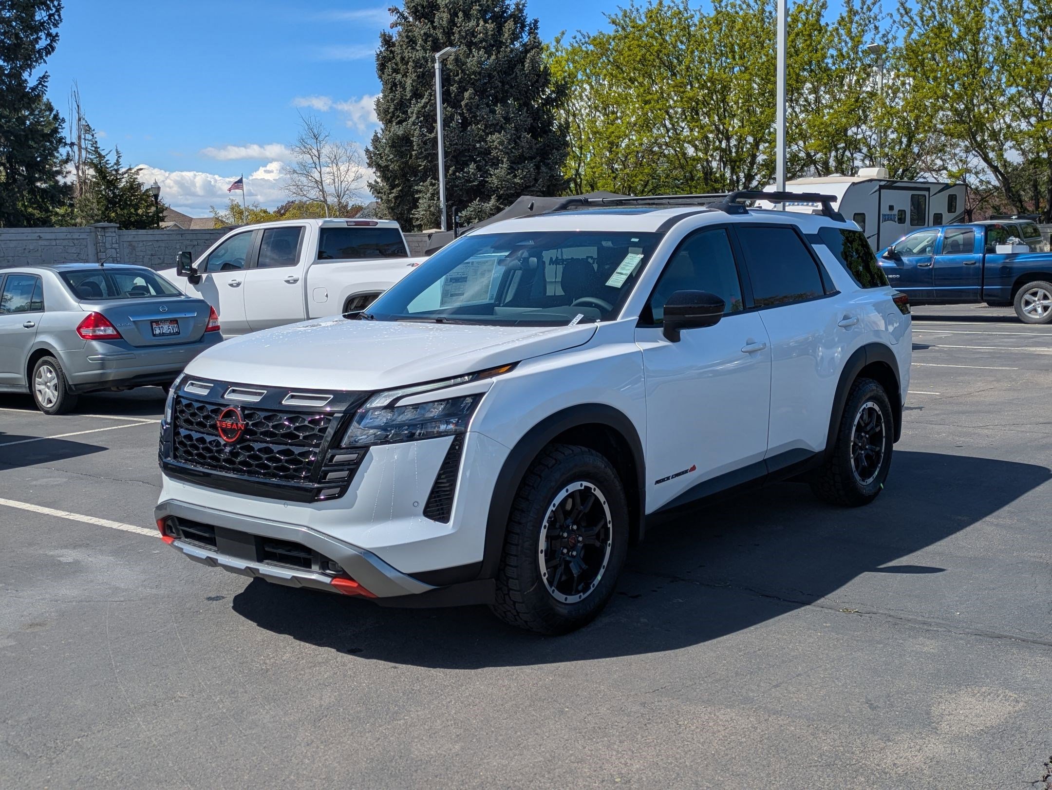 New 2026 Everest White Pearl TriCoat Nissan Rock Creek® image 8
