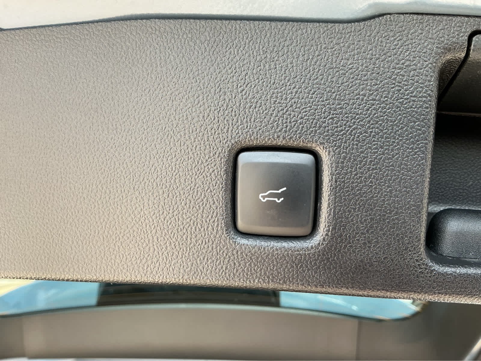 Used 2024 Vapor Blue Metallic Ford Active image 17