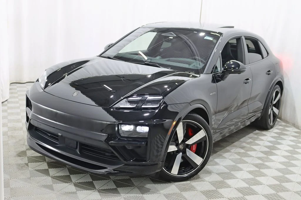 2025 Porsche Macan Electric Turbo