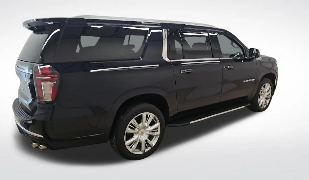 Used 2021 Blue Chevrolet High Country image 4
