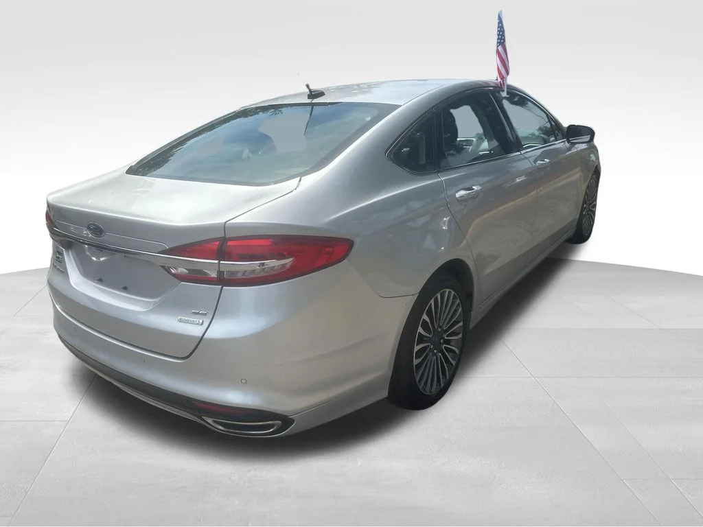 Used 2017 Silver Ford SE image 23