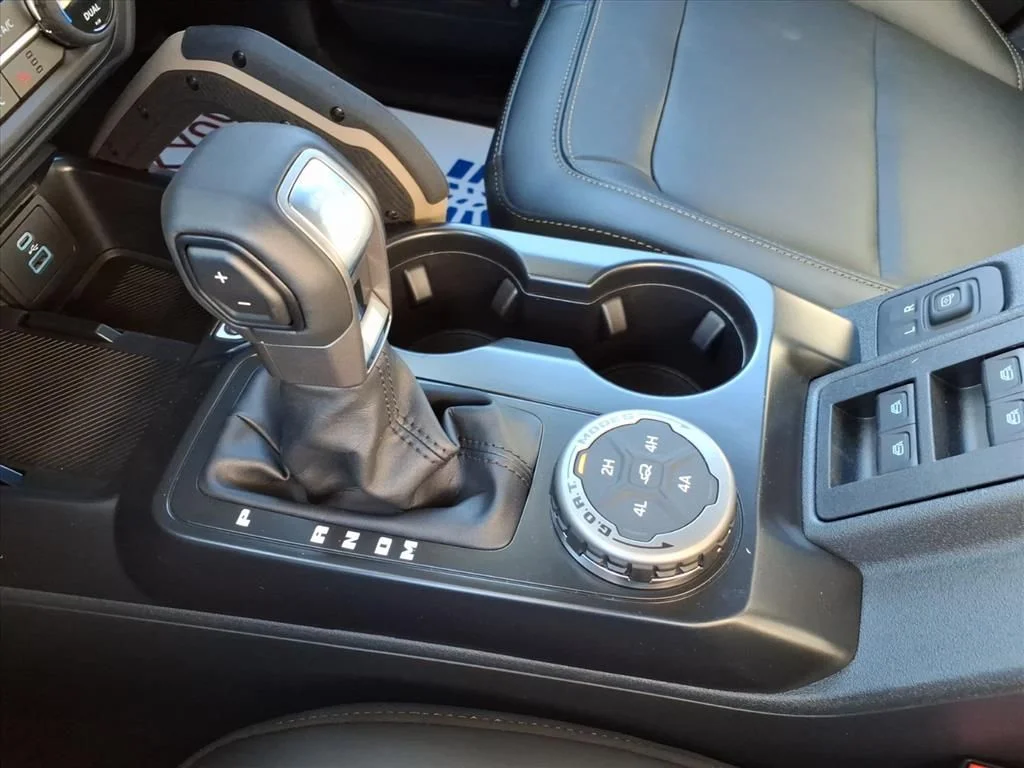 New 2025 Azure Gray Metallic Tri-Coat Ford Badlands® image 21