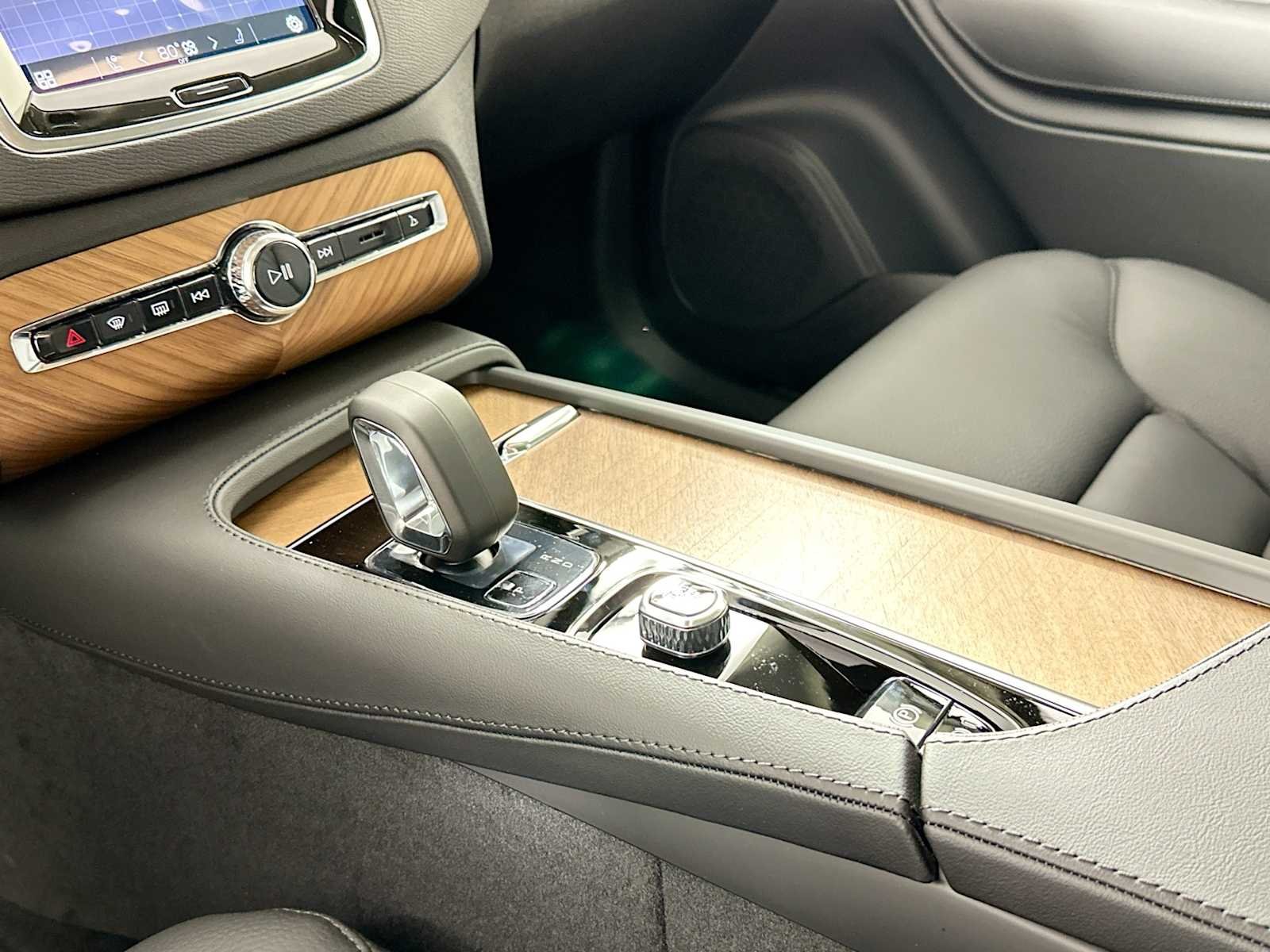 Certified Used 2025 Crystal White Volvo Plus image 13