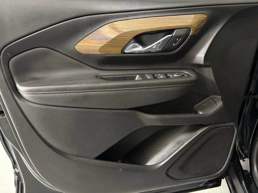 Used 2019 Black GMC SLE image 13