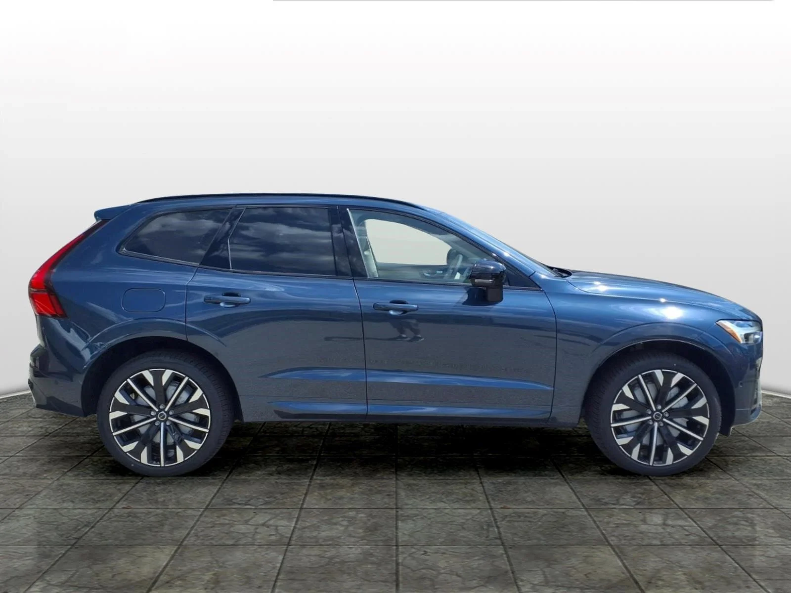 New 2026 Denim Blue Metallic Volvo Ultra image 2
