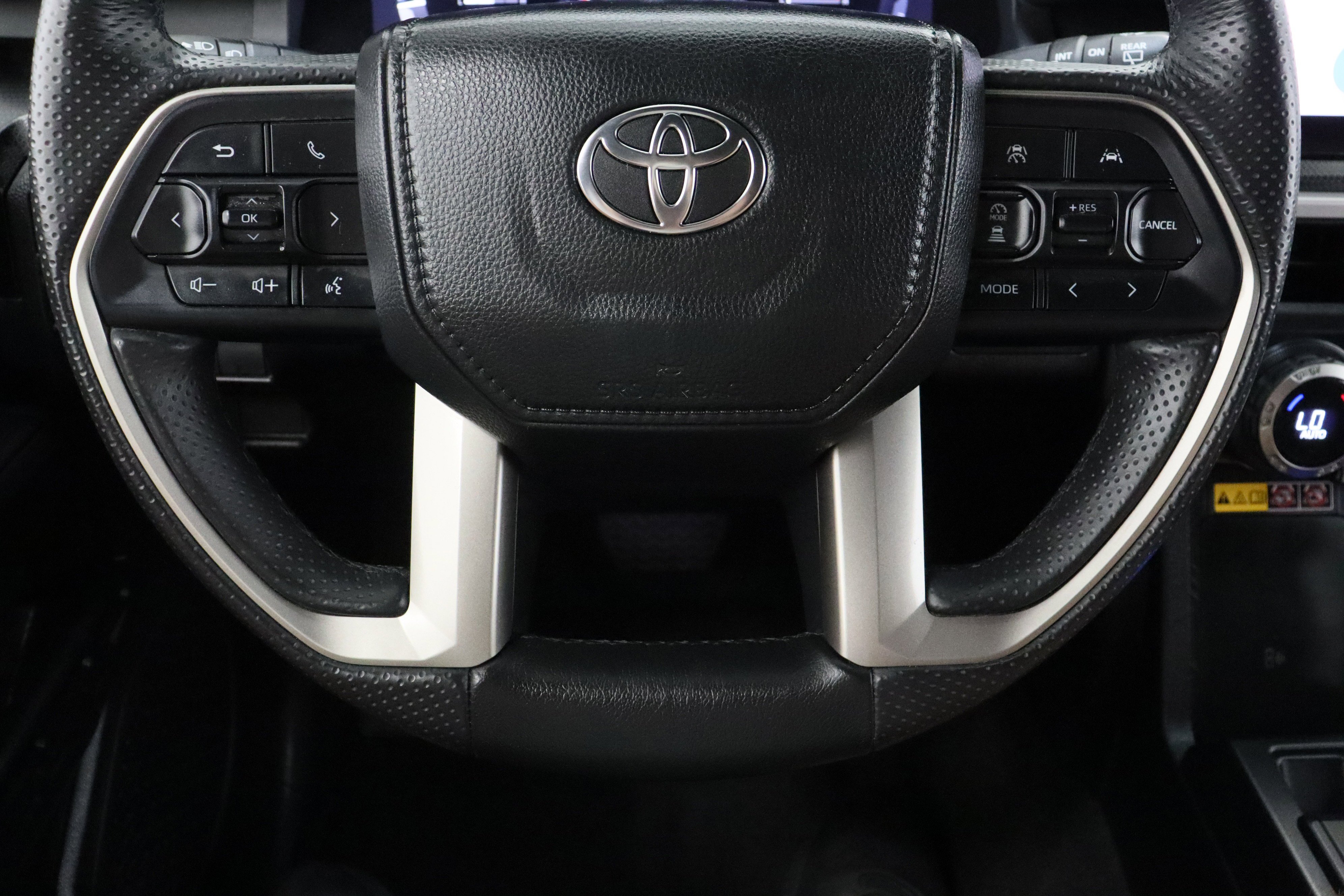 Used 2025 Underground Toyota Limited 2.4T image 26