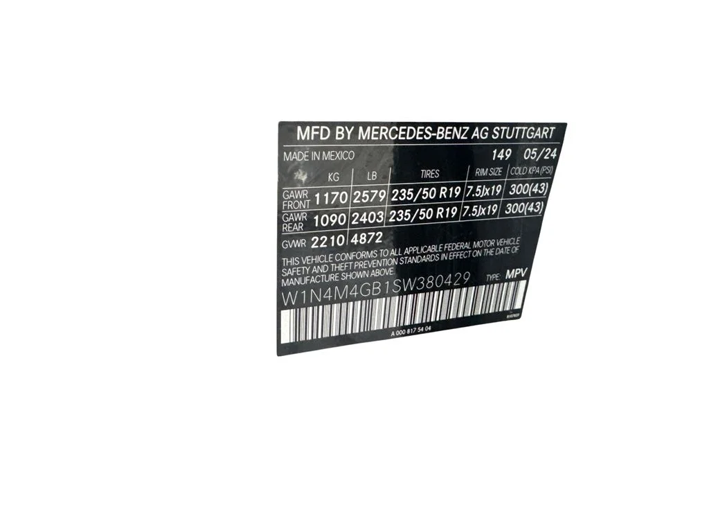 Used 2025 White Mercedes-Benz GLB 250 image 86