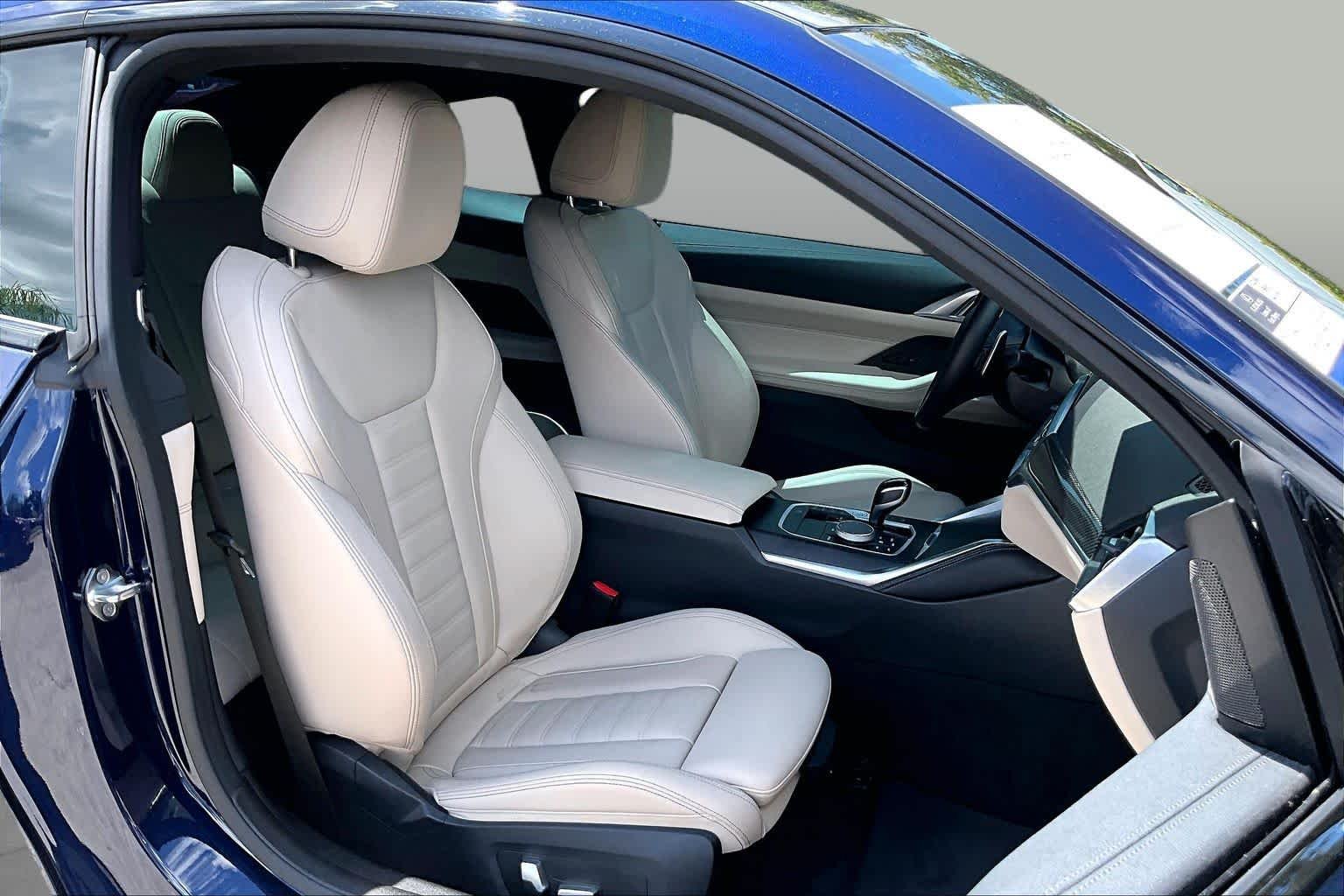 Used 2022 Tanzanite Blue II Metallic BMW M440i xDrive image 9