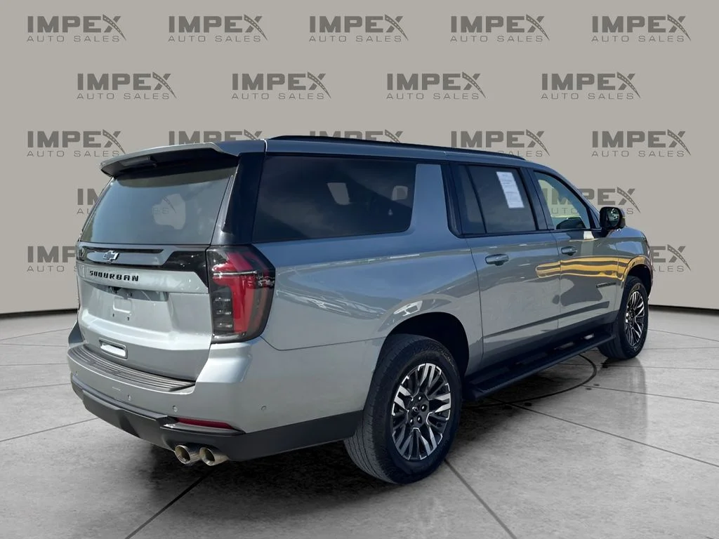 Used 2025 Gray Chevrolet Z71 image 5
