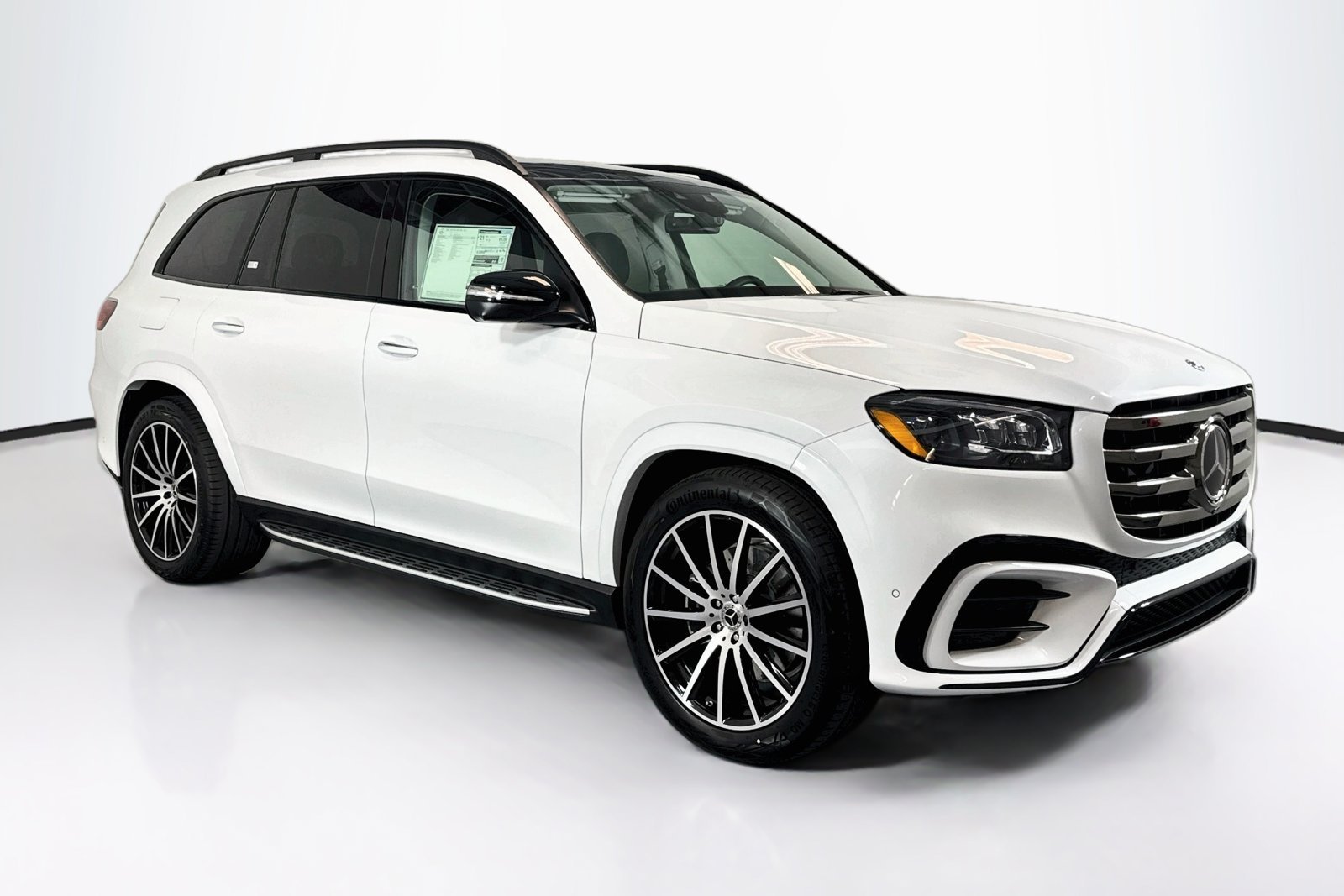 New 2026 MANUFAKTUR Moonlight White Metallic Mercedes-Benz GLS 450 image 3