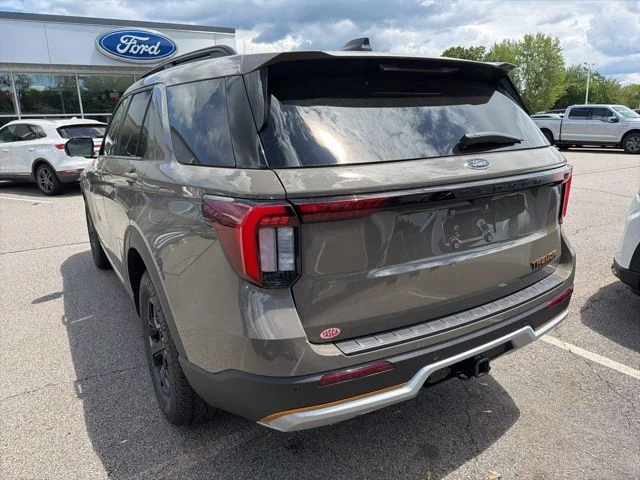 New 2026 Gray Ford Tremor image 5