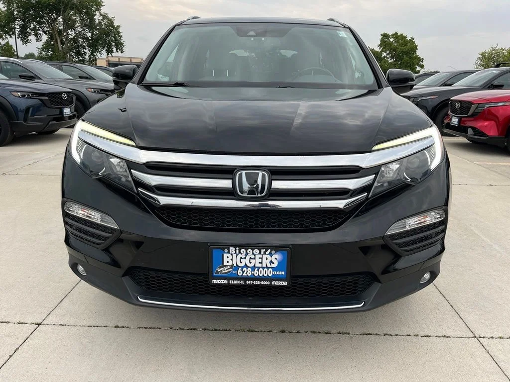 Used 2017  Honda Touring image 3