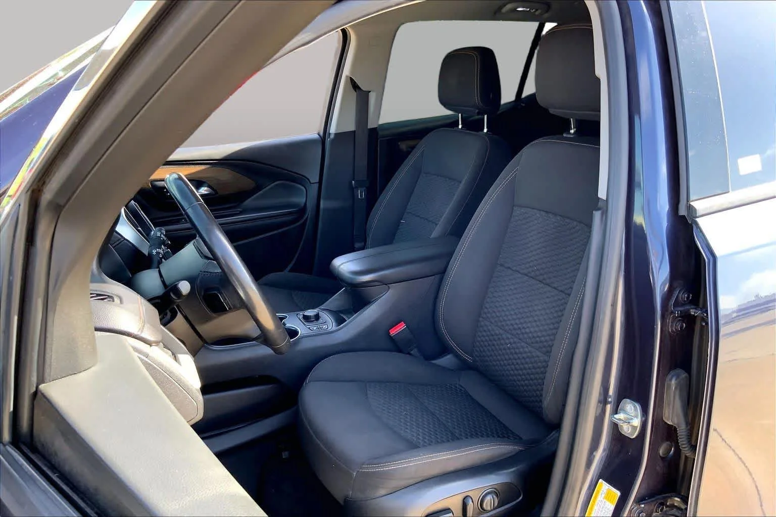 Used 2019 BLUE STEEL METALLIC GMC SLE image 8