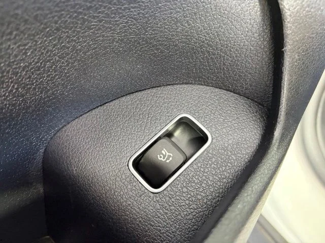 Used 2022 White Mercedes-Benz GLE 350 image 18