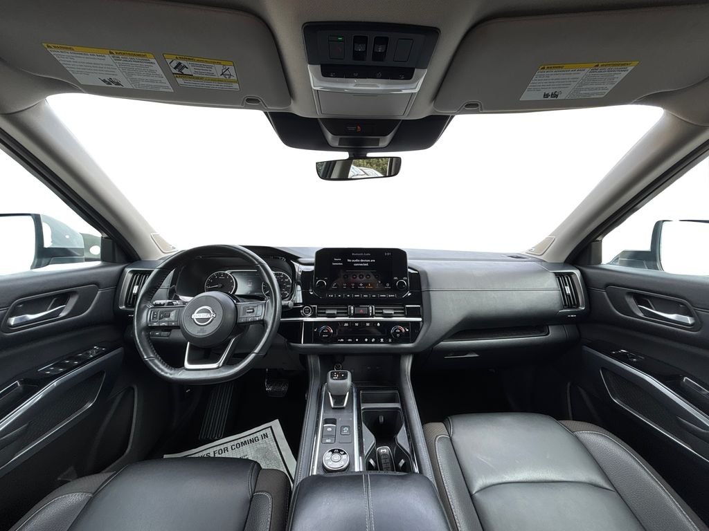 Used 2023 Silver Nissan SL image 20