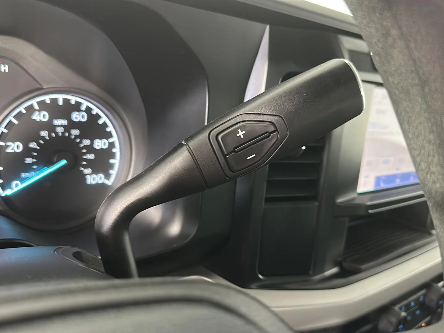 Used 2023 Oxford White Ford XL image 25