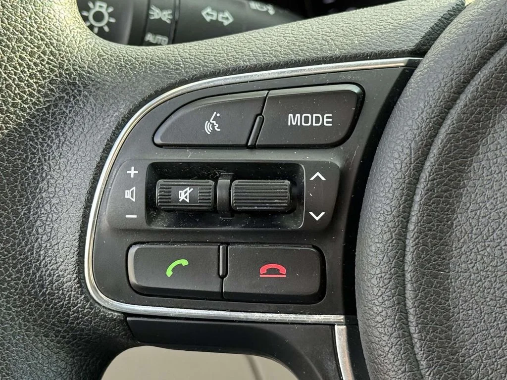 Used 2017 Silver Kia LX image 22