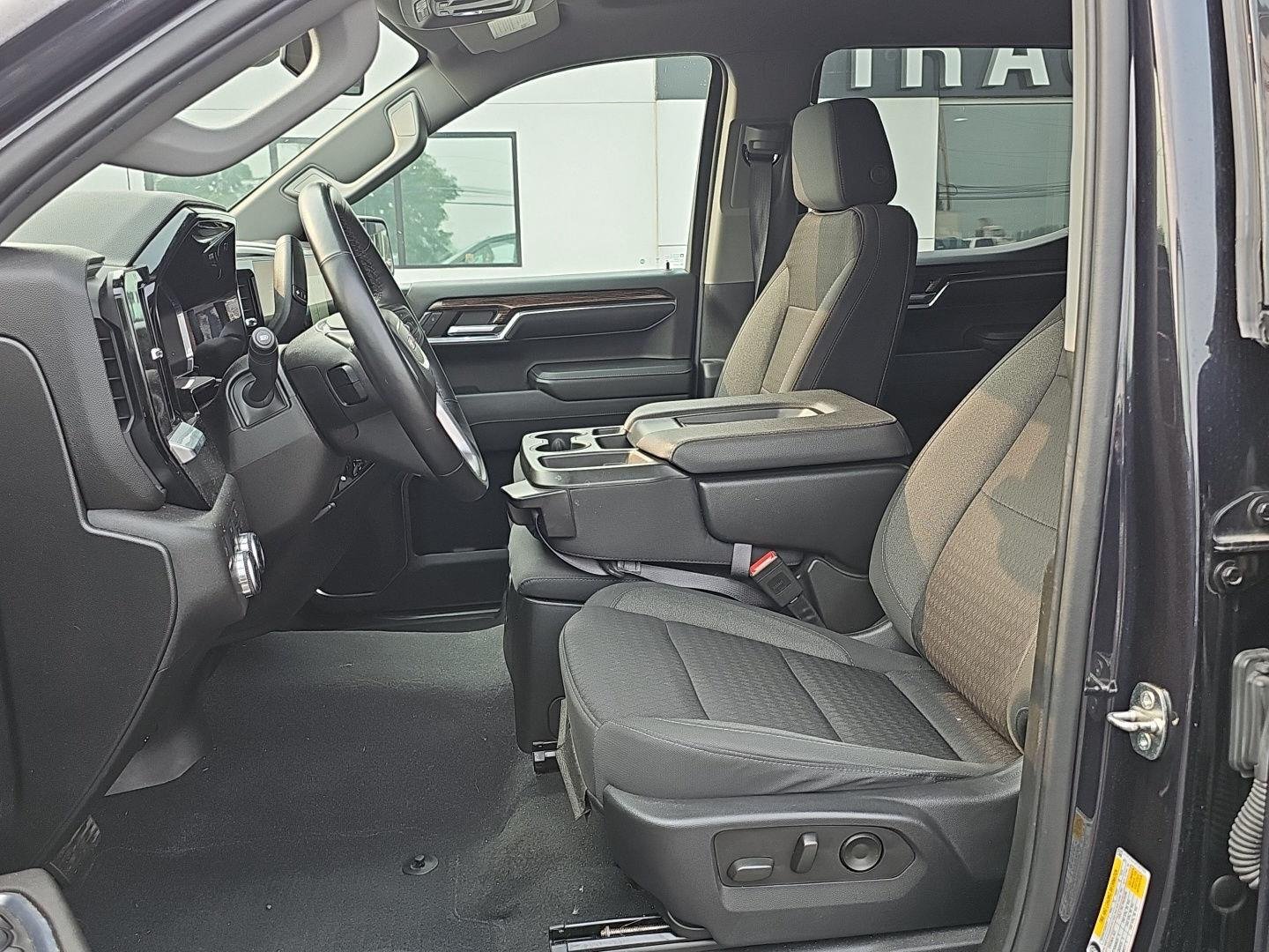 Used 2023 Titanium Rush Metallic GMC Elevation image 11