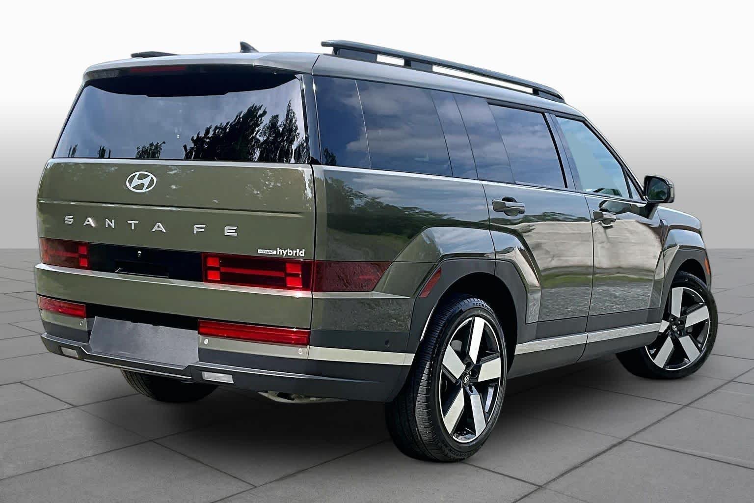 Used 2024 Rockwood Green Hyundai Limited image 13
