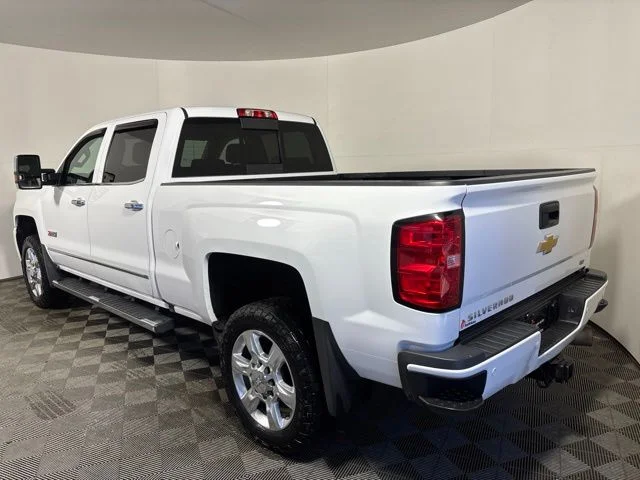 Used 2019 White Chevrolet LTZ image 4