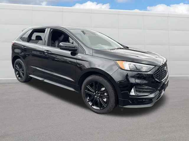 Used 2022 Black Ford ST Line image 11
