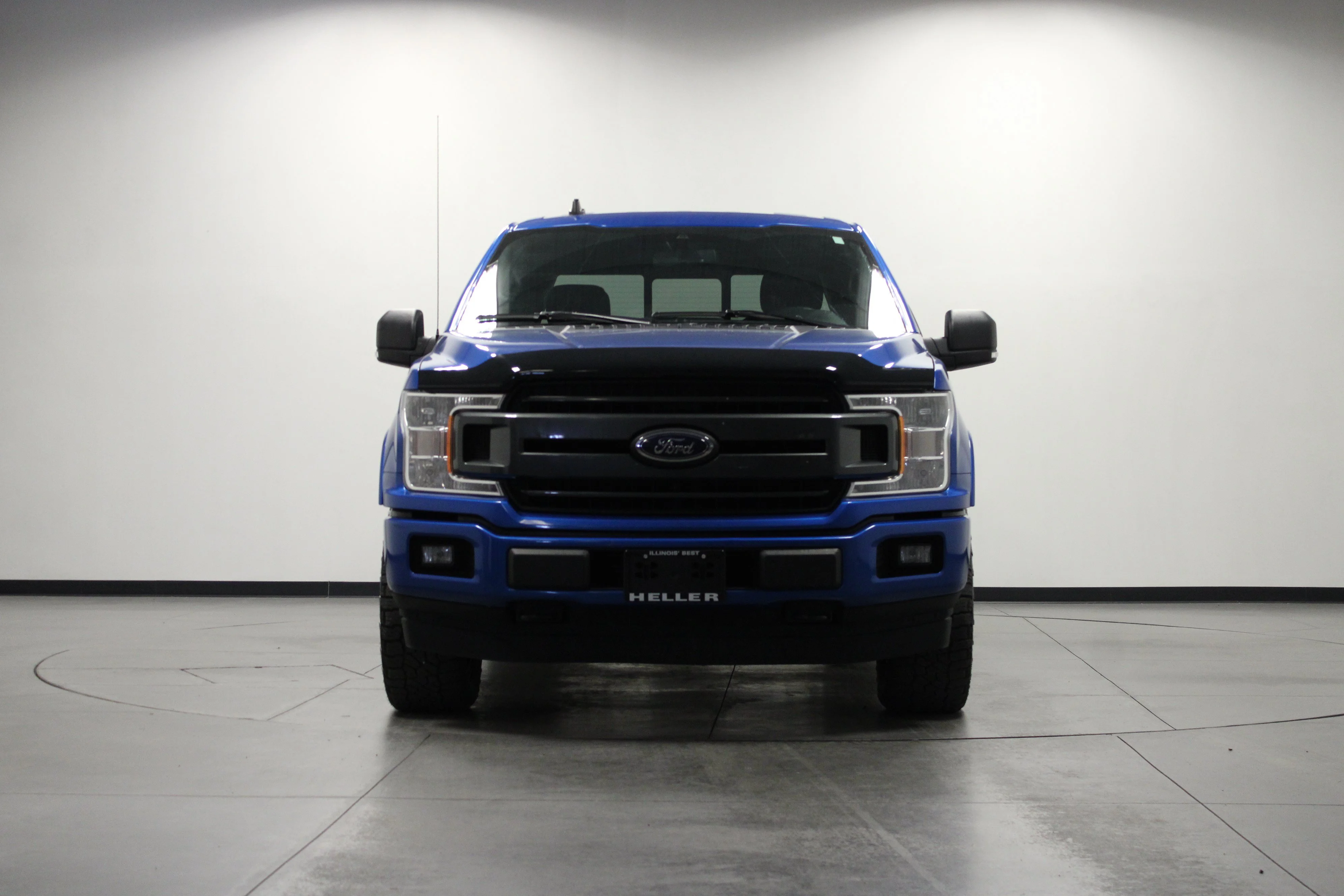 Used 2019 Velocity Blue Metallic Ford XLT image 9