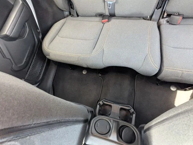 Used 2024 Silver Zynith Clearcoat Jeep Sport S image 23