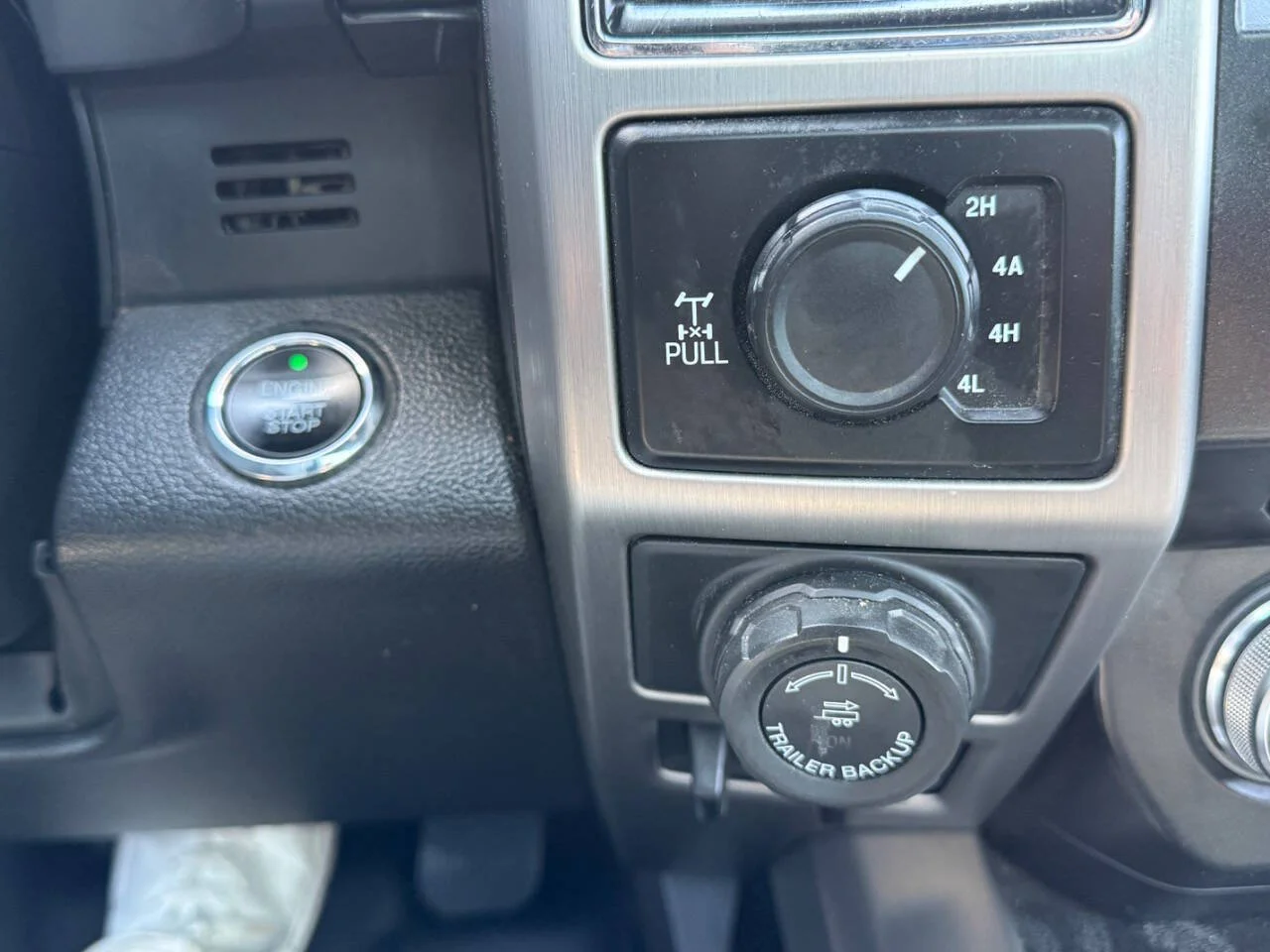 Used 2018 White Ford Platinum 4x4 4dr SuperCrew 5.5 ft. SB image 23