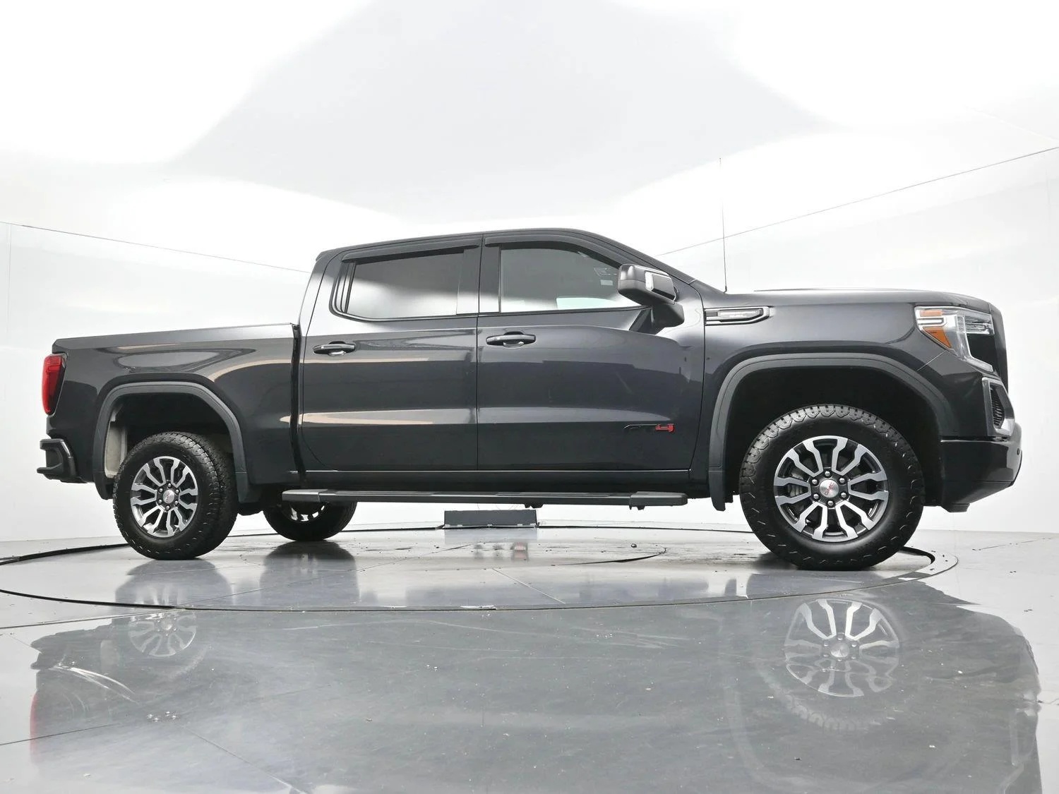 Used 2020 CARBON BLACK METALLIC GMC AT4 image 47
