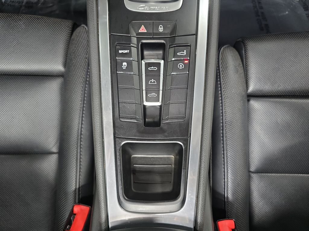 Certified Used 2015  Porsche Carrera 4 image 20