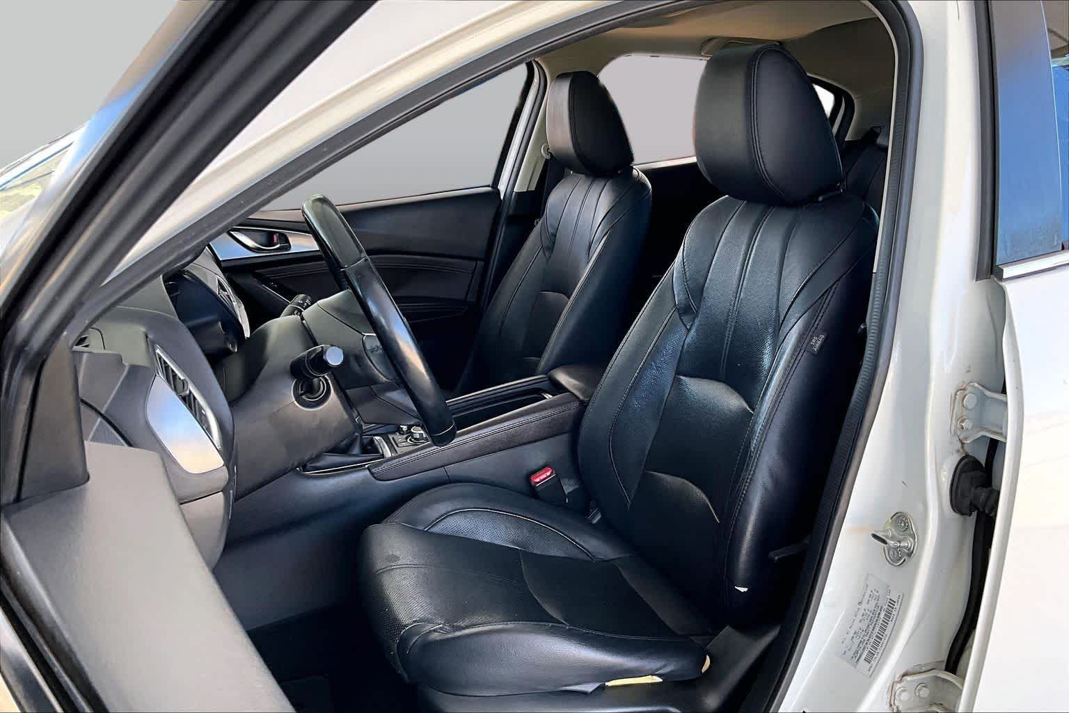 Used 2017 Snowflake White Pearl Mica Mazda Grand Touring image 8