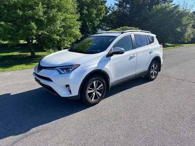 Used 2017 White Toyota XLE image 7