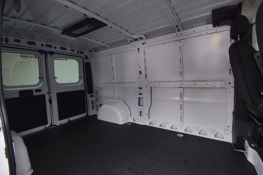 New 2026 Bright White Clearcoat RAM Base image 16