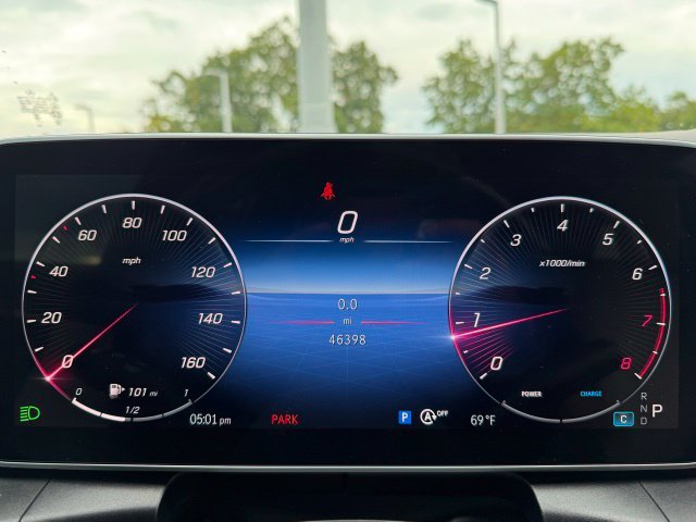 Used 2023  Mercedes-Benz GLC 300 image 18