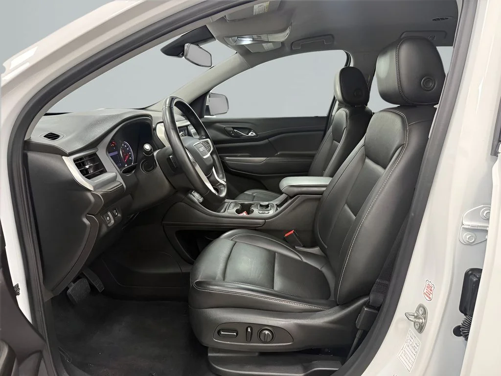Used 2023 White GMC SLT image 11