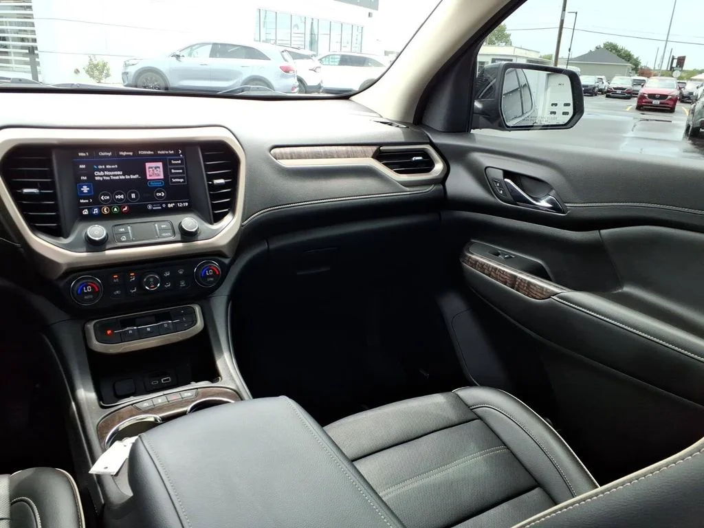 Used 2023 Black GMC Denali image 12