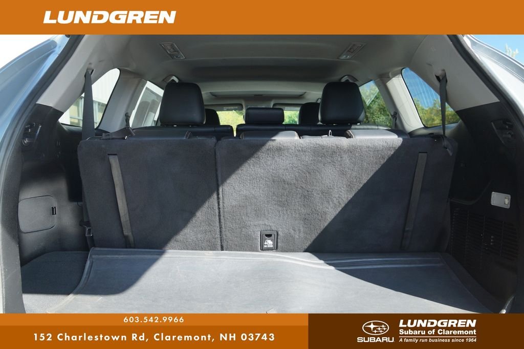 Used 2018 Silver Toyota XLE image 37