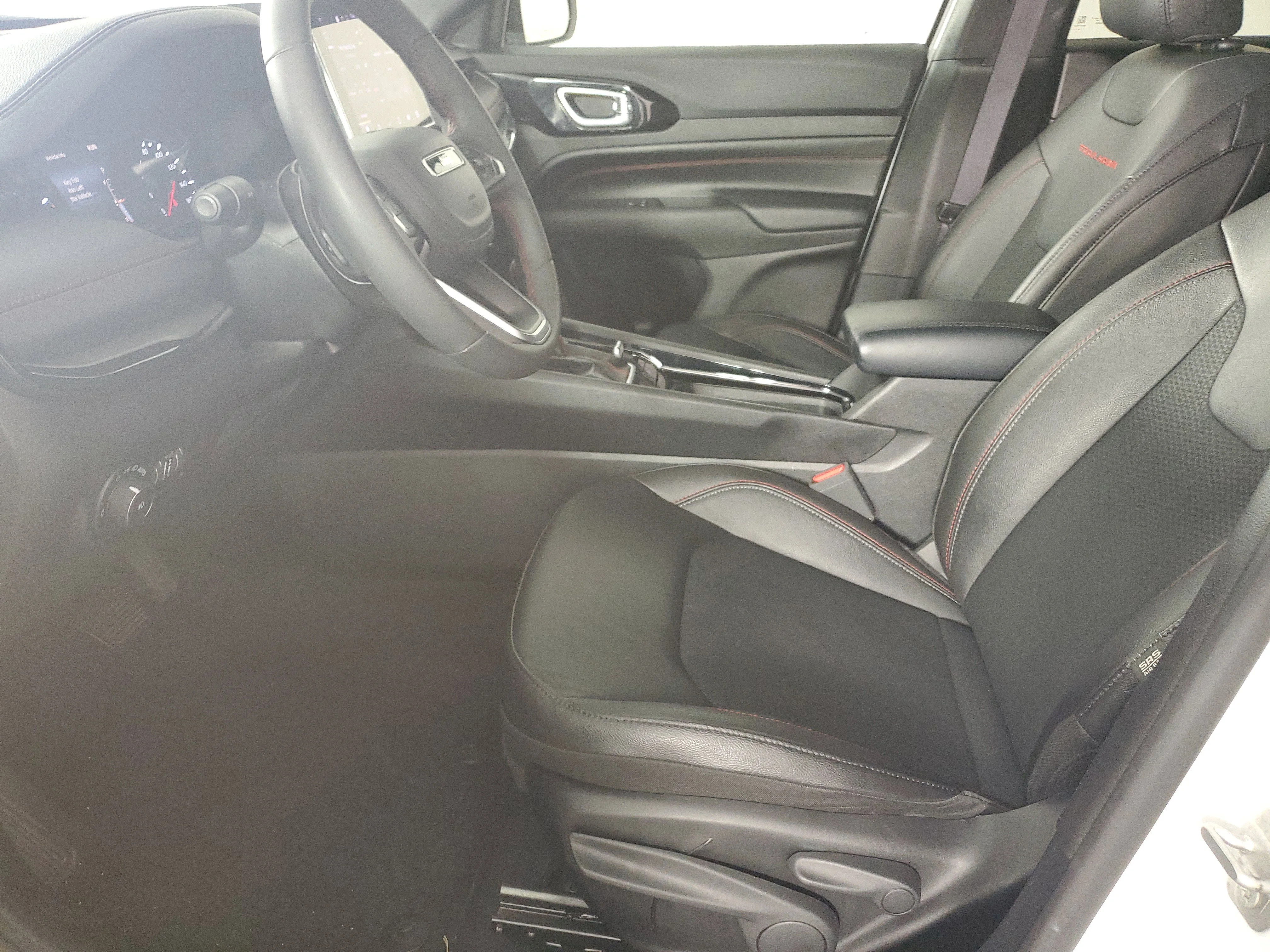 2025 Jeep Compass Trailhawk - Photo 11