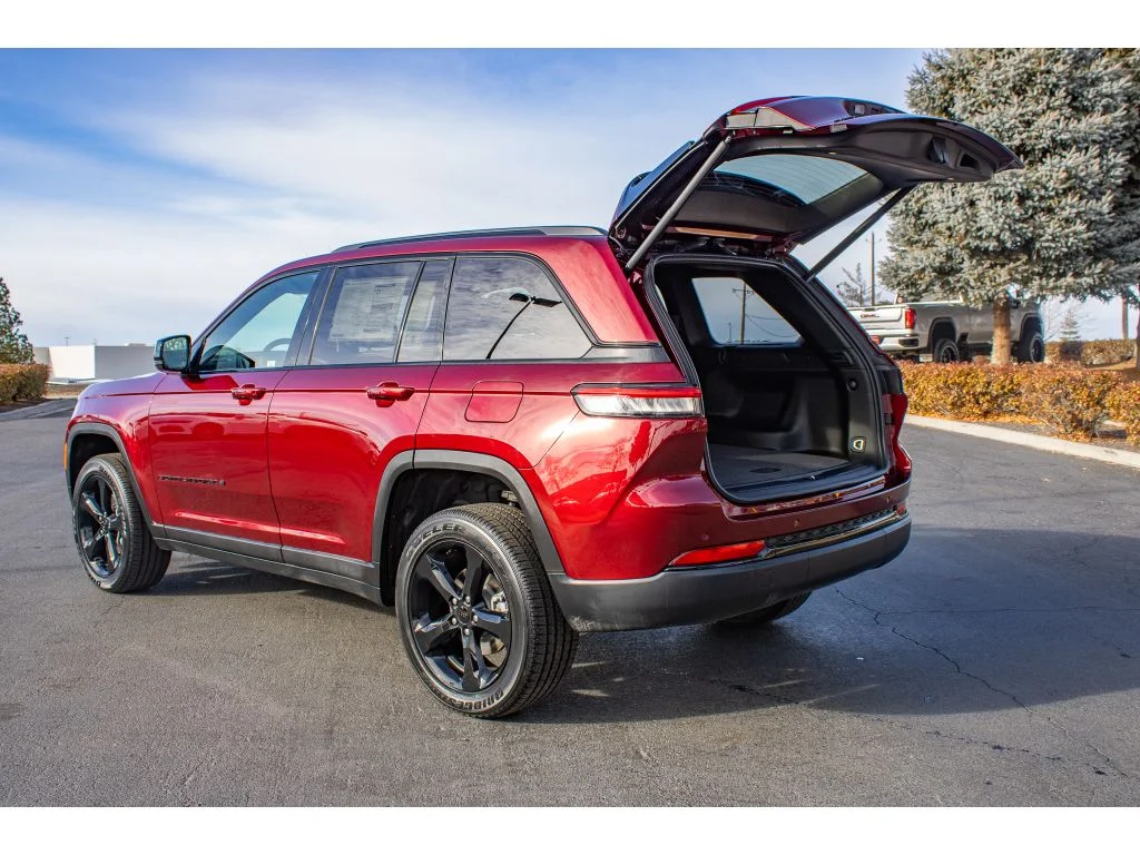 New 2025 Velvet Red Pearlcoat Jeep Altitude X image 9