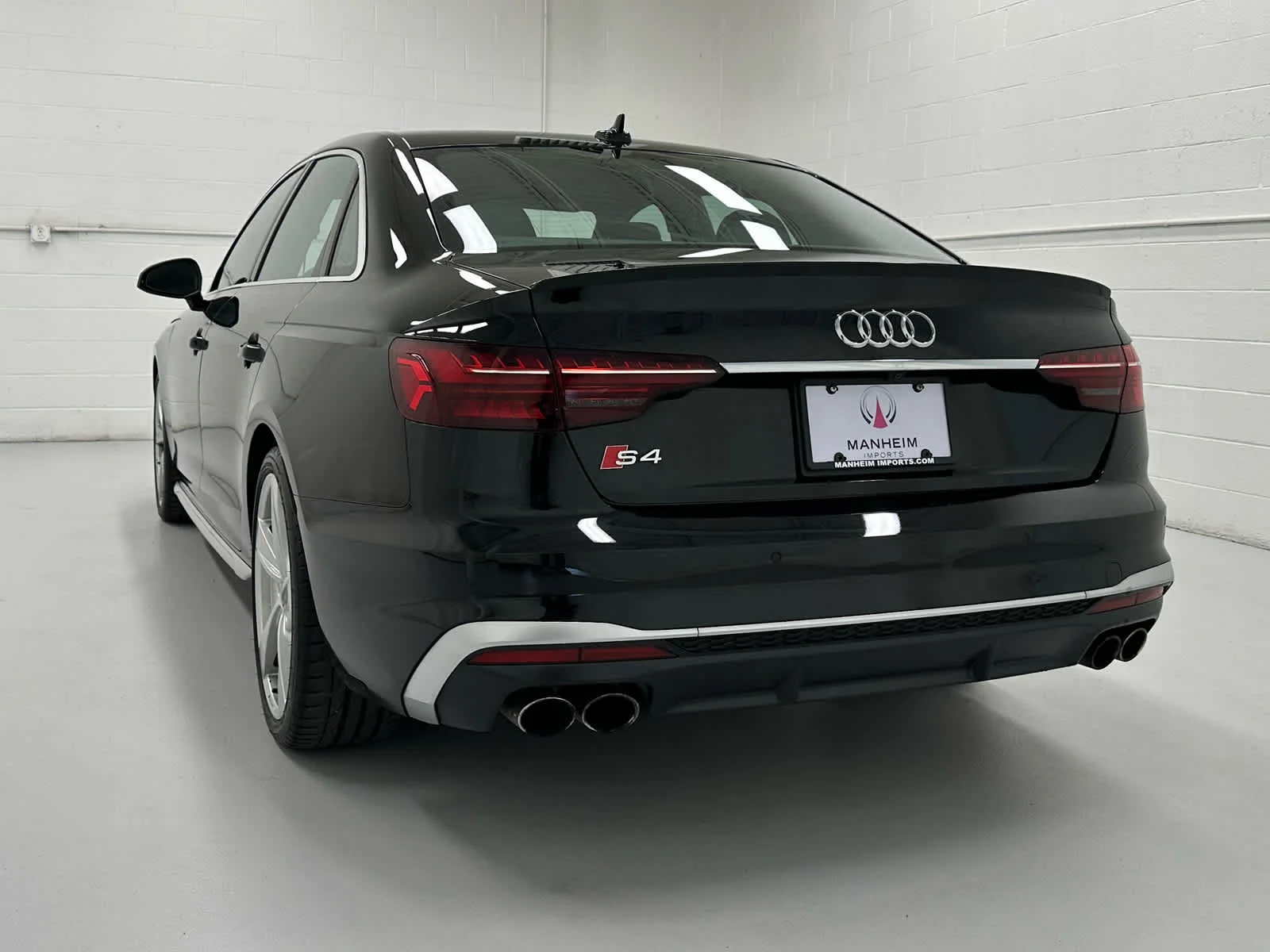 Used 2023 Mythos Black Metallic Audi Premium Plus image 8