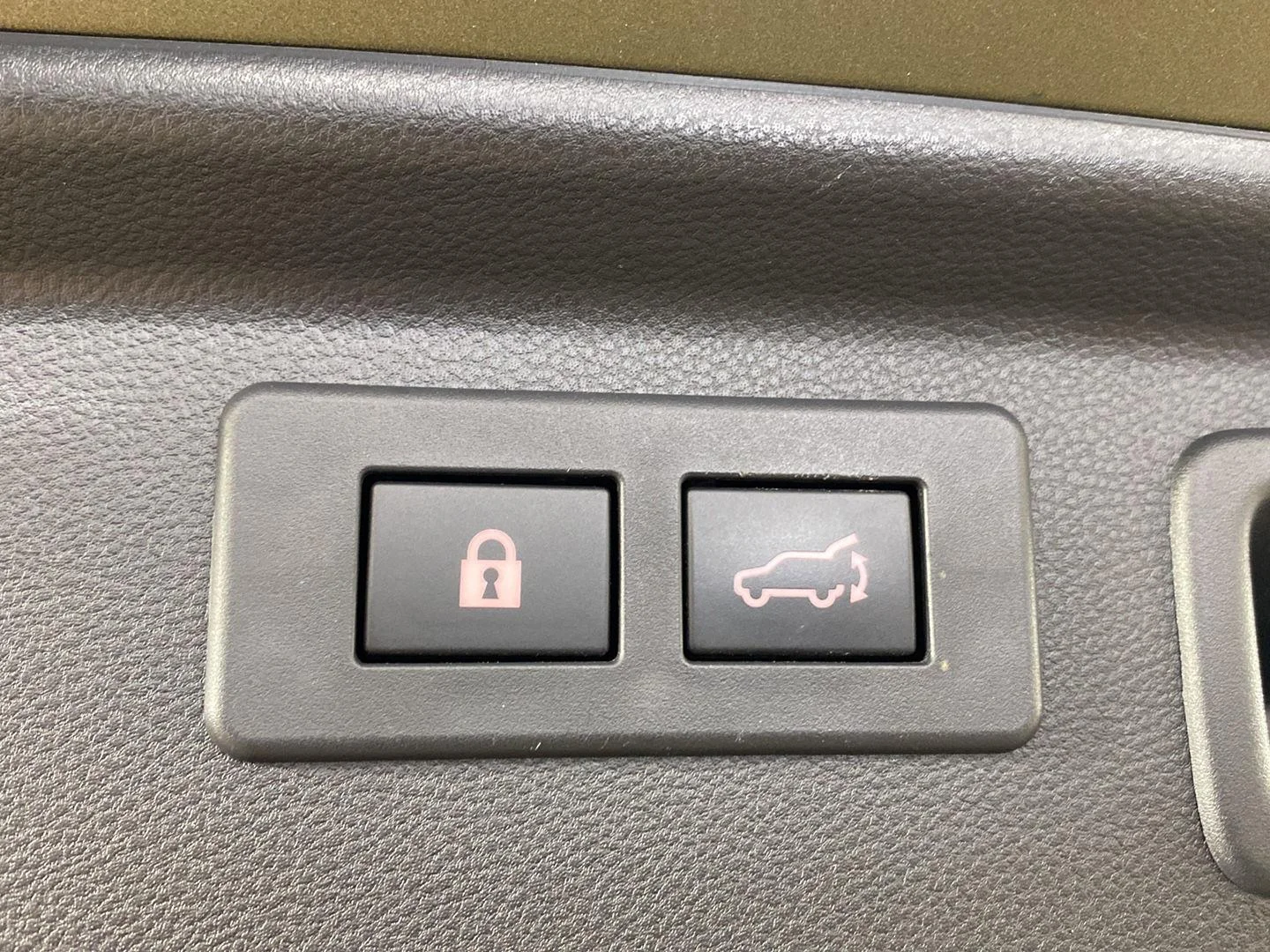 Used 2024 Autumn Green Metallic Subaru Premium image 33